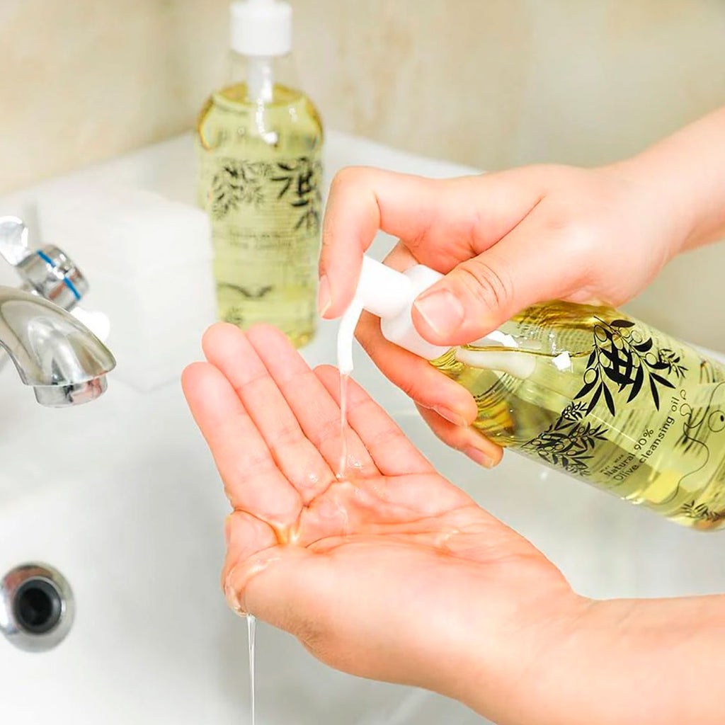 ELIZAVECCA MILKY WEAR NATURAL 90% OLIVE CLEANSING OIL (300ml)